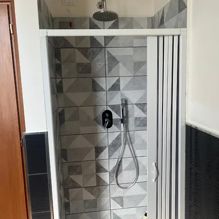 Casa Nel Borgo Di Capraia Δωμάτια σε οικογενειακή κατοικία